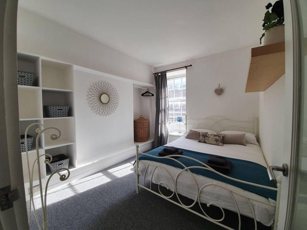 Lovely 2 Bedroom Flat In The Heart Of The City 에든버러 외부 사진