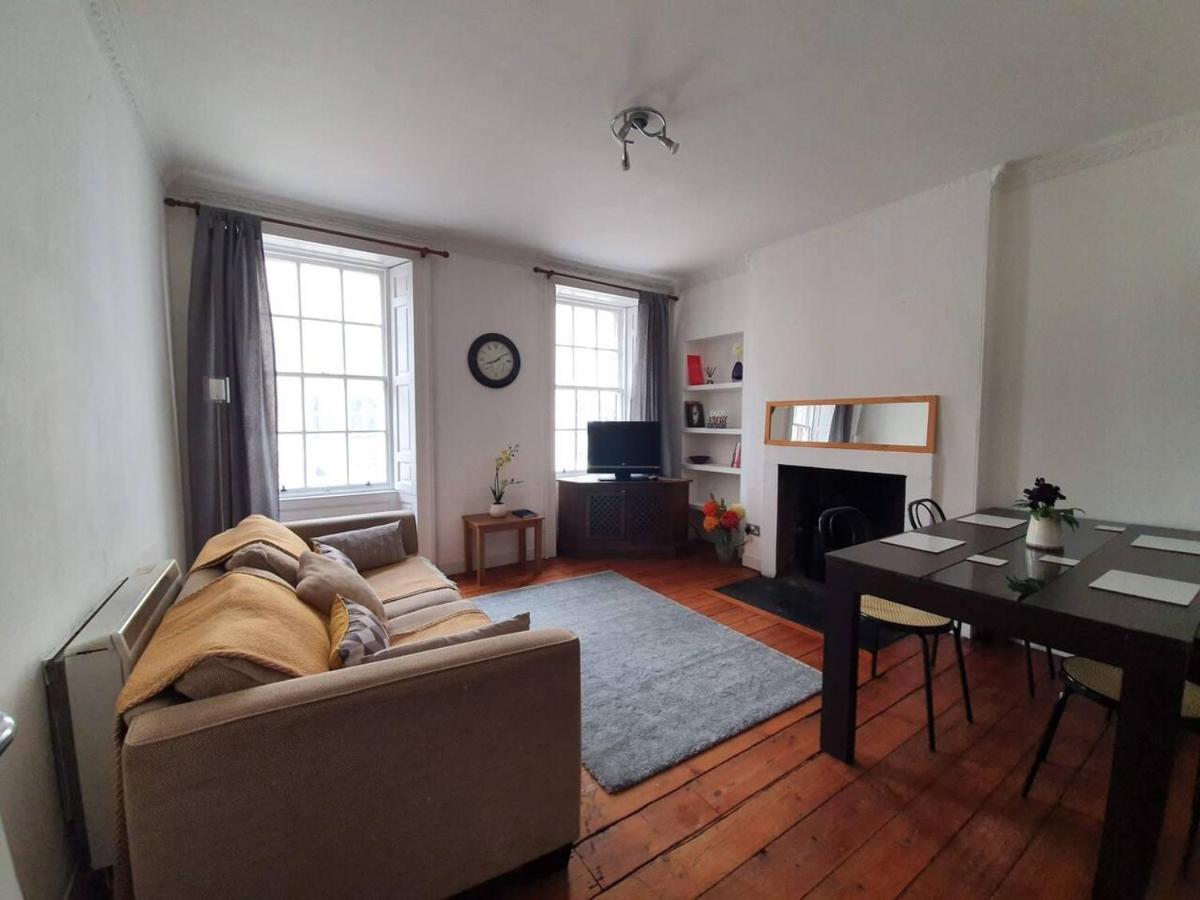 Lovely 2 Bedroom Flat In The Heart Of The City 에든버러 외부 사진